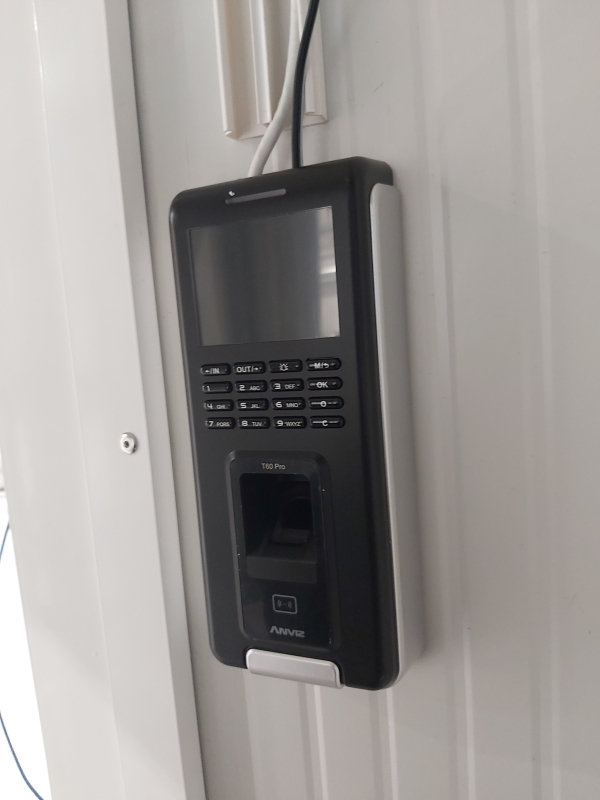  Anviz T60 Pro controllo accessi biometria card rfid connessione wifi porta esterna azienda Livorno
